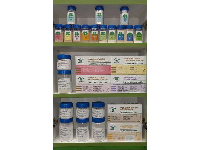 Zadovoljstvo u proizvodnji vrhunskih vina i rakija možete naći kod nas